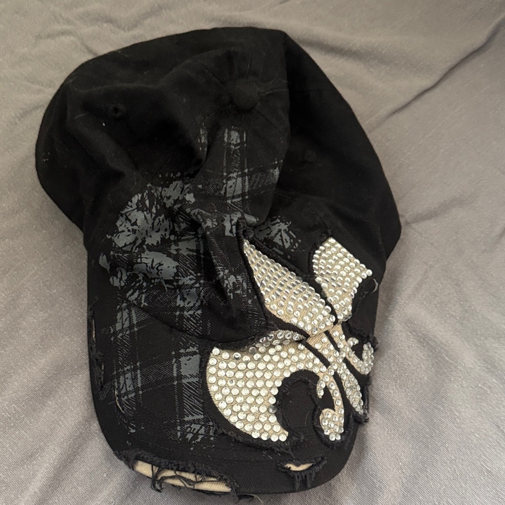 Black Rhinestone Fleur-de-Lis Distressed Cotton Baseball Cap